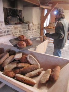 Production du pain à la ferme du Petit Changeons